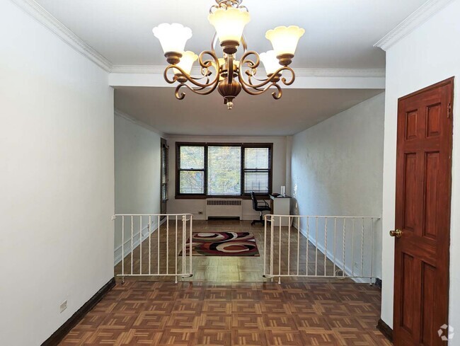 Building Photo - 9822 63rd Dr Unit 2B Rental