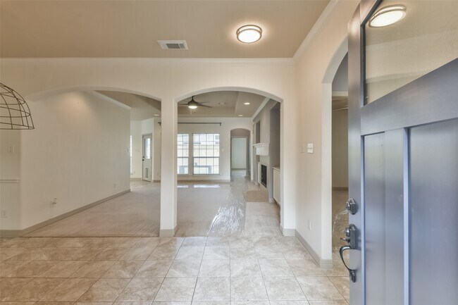 Photo - 10909 Redbird