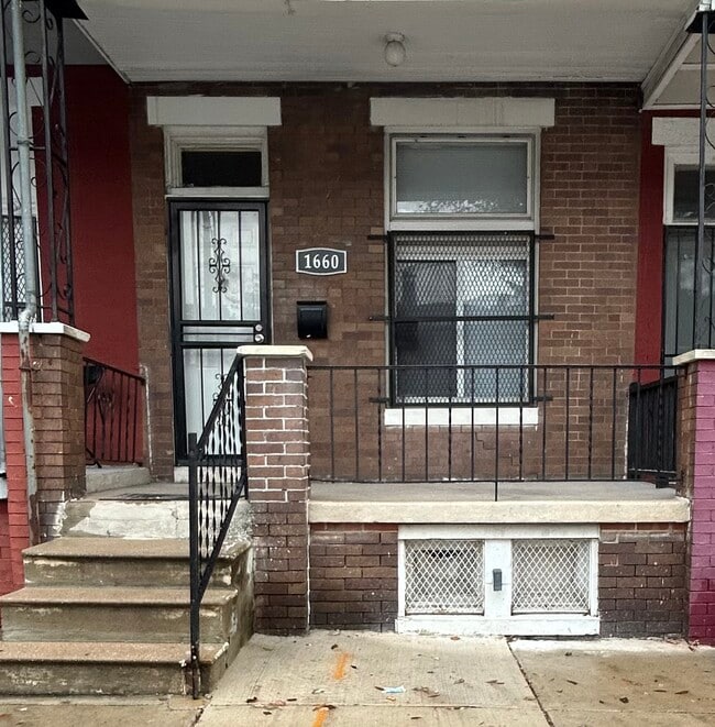 Building Photo - 1660 Normal Ave