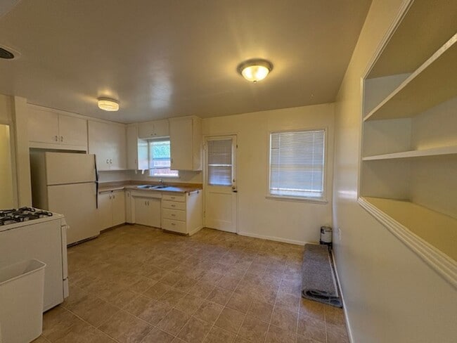 Photo - 132-136 Stenner St Unit 132