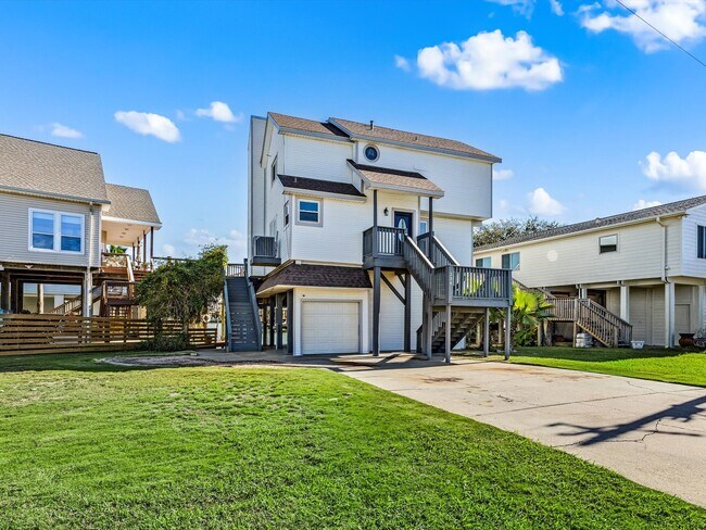 Photo - 334 Paradise Dr