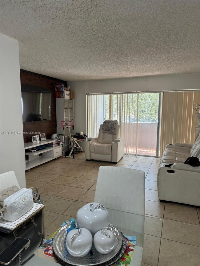 Photo - 9351 Fontainebleau Blvd Unidad B220