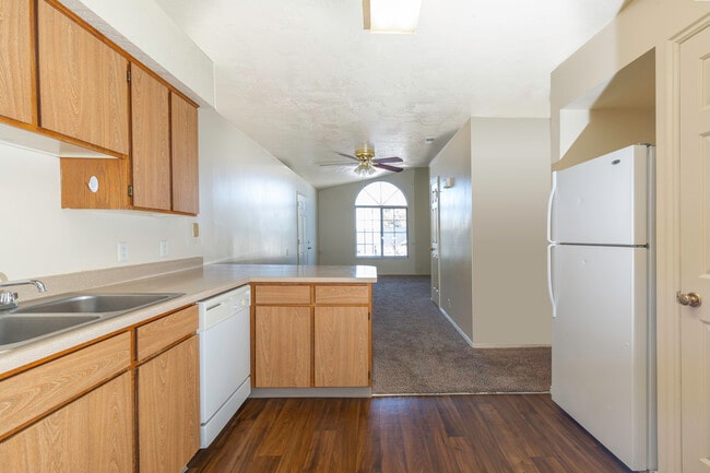 Building Photo - Woods Crossing