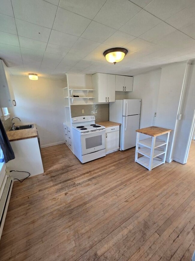 Photo - 2821 Wicklow St Unit 2821 Wicklow Street - Upper
