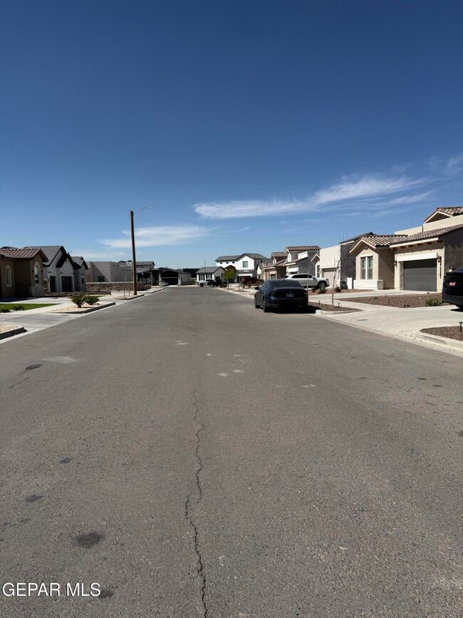 Photo - 13389 Carterton Ave