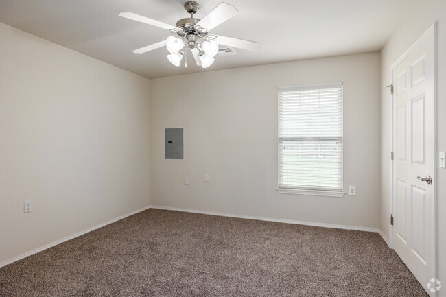 1BR, 1BA - 784SF - Bedroom