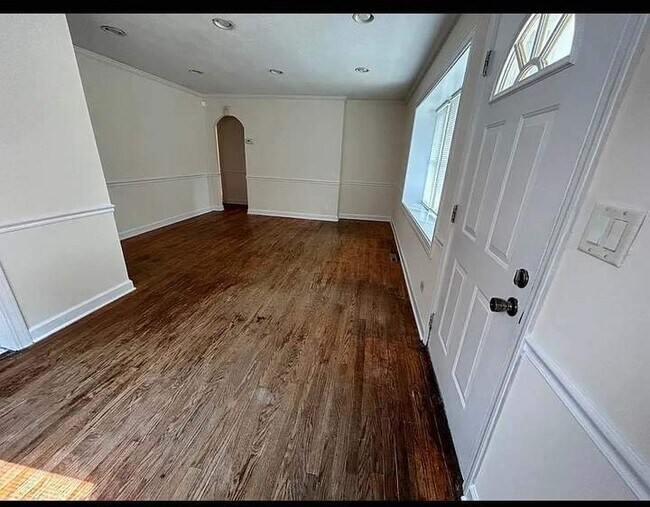 Photo - 326 Allanson Rd