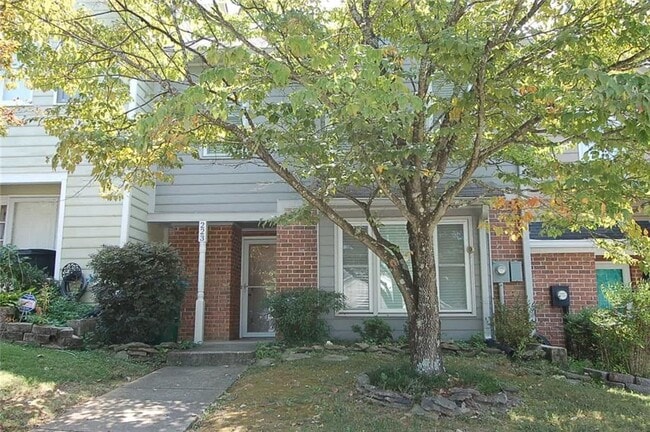 Photo - 223 Triple Oaks Dr