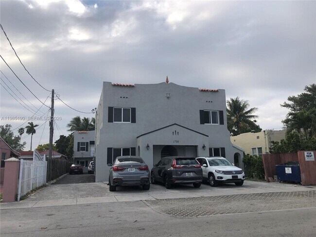 Photo - 1700 NW 22nd Ct Unit 7 (Upper)