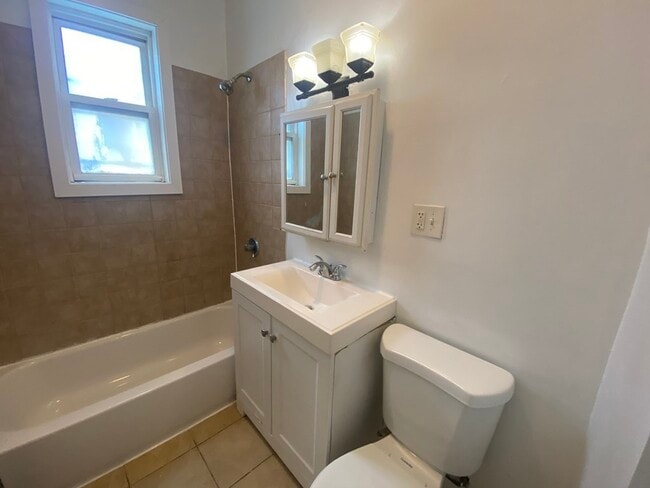 Photo - 34 Speedwell St Unit 2