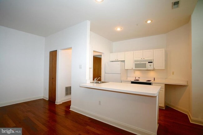Photo - 1600 Walnut St Unit 702
