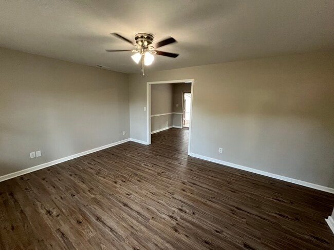 Photo - 125 Greenwood Cir
