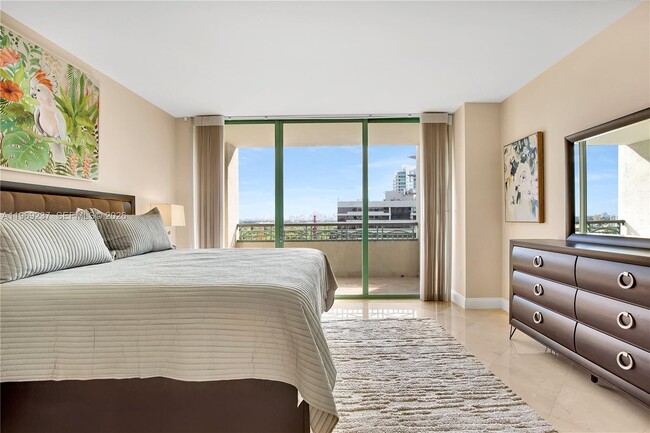 Photo - 3350 SW 27th Ave Unidad 1607