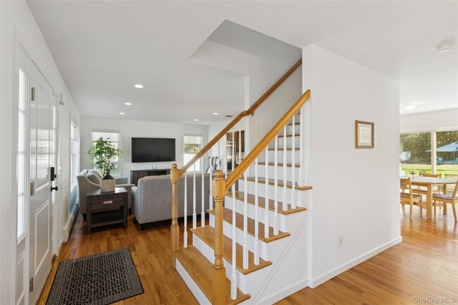 Photo - 16 Mastro Ct