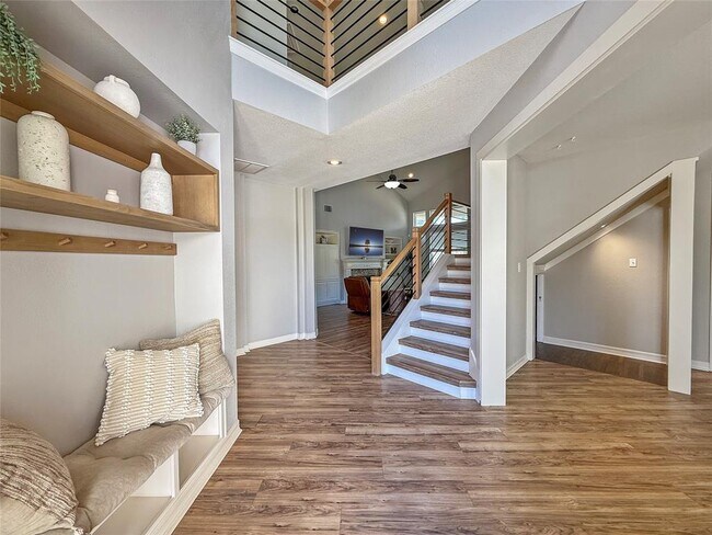 Photo - 1005 Overlook Bend