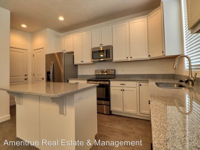 3 br, 2.5 bath House - 3011 S Red Pine Dr. - 3 br, 2.5 bath House - 3011 S Red Pine Dr.