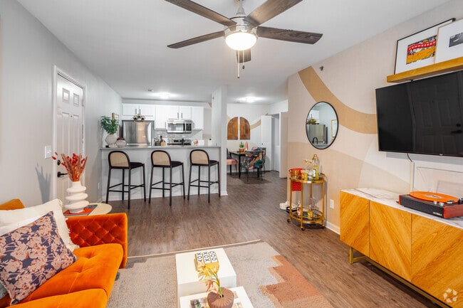 3BR, 3BA - C2 - 1,126SF - Living Room