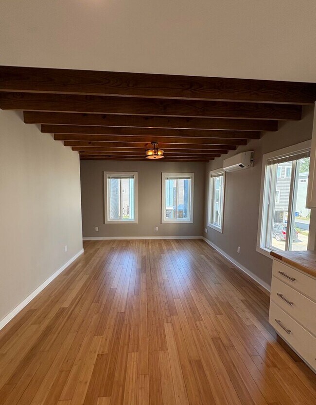 6 W Citra St