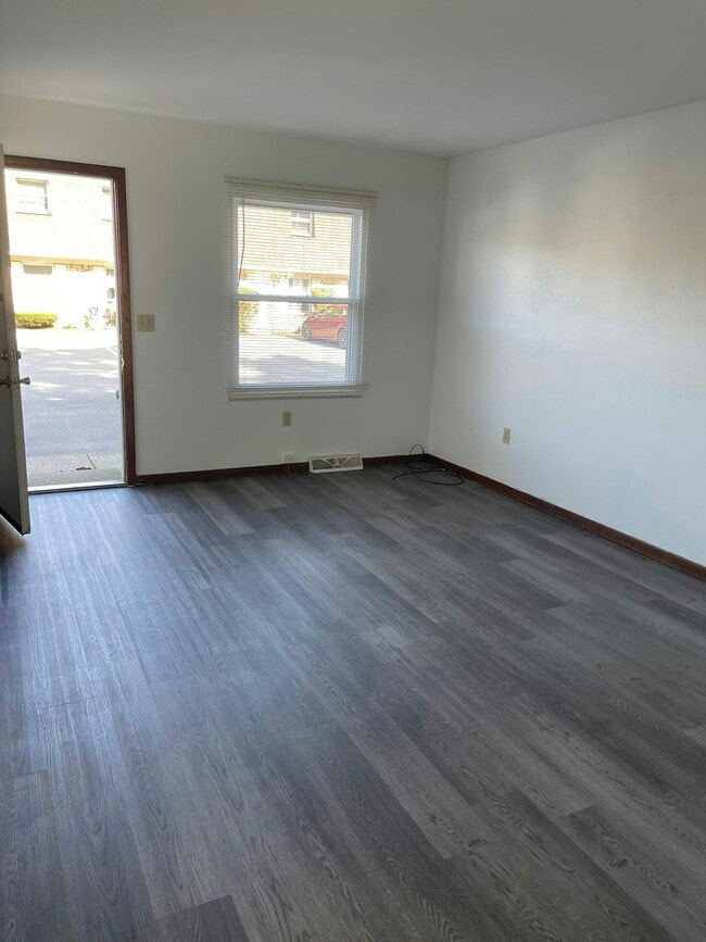 Photo - 4163 W Ridge Rd