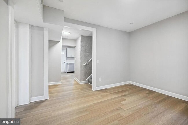 Photo - 1640 L St NE