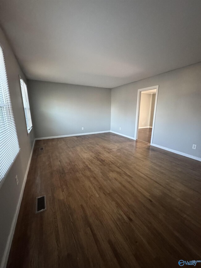 Photo - 3409 Rosedale Dr NW House