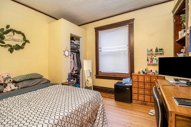 Photo - 407 Hamilton Pl