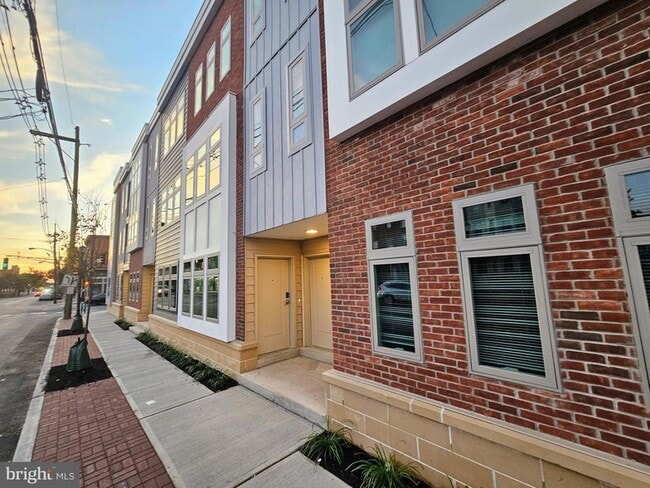 Photo - 200 Hamilton Ave
