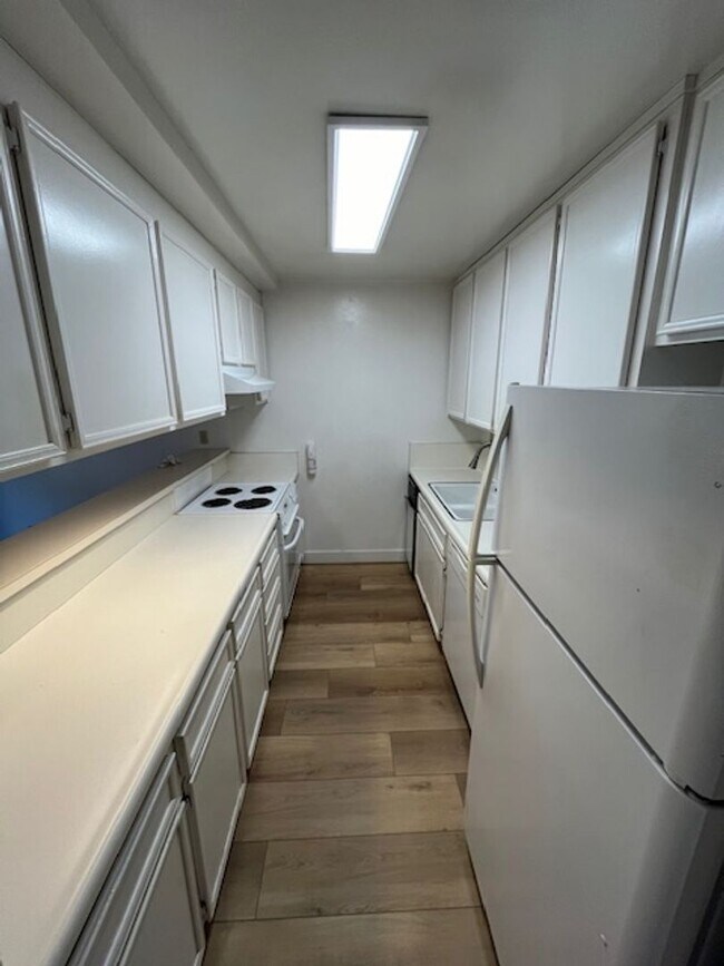 Photo - 570 Peach St