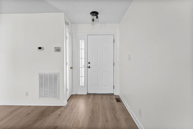 409 Sandburg Dr