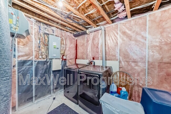 Photo - 9135-9213 213 St NW