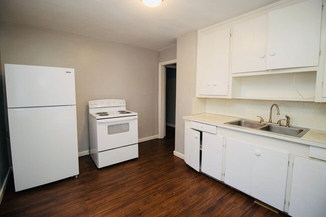 Photo - Bright & Convenient 2 Bedroom, 1 Bath in West Columbia