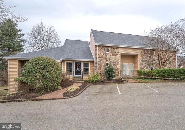 Photo - 61 Ramsgate Ct