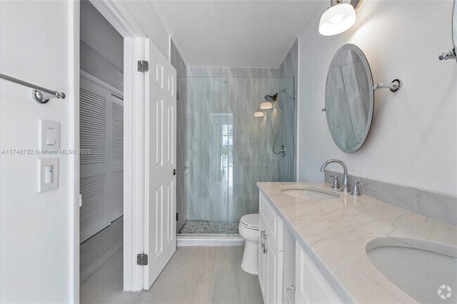 Building Photo - 15400 Palmetto Lake Dr Rental