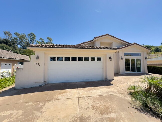 Photo - Beautiful Lake San Marcos 4 Bedroom 3.5 Ba...