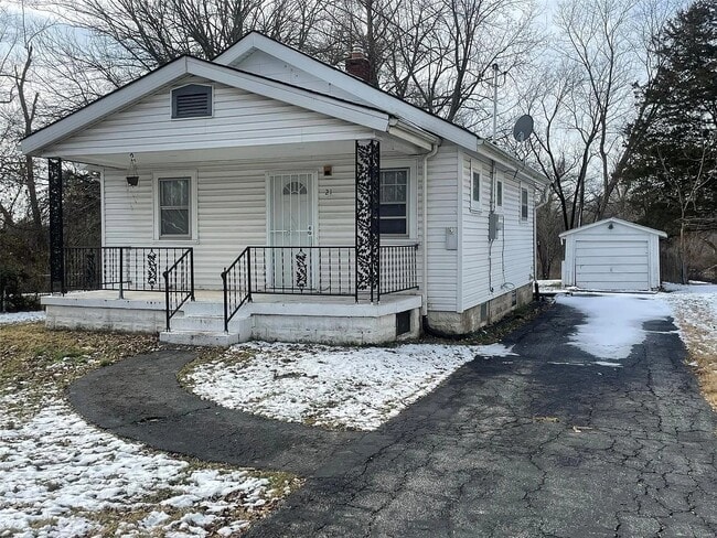 Photo - 21 S Schlueter Ave