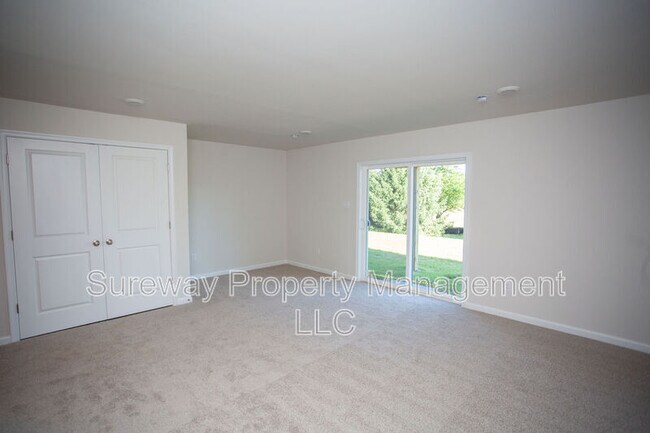 Photo - 218 Macoun Way