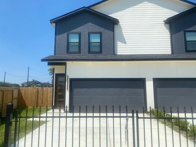 Photo - 4539 Rosemont St