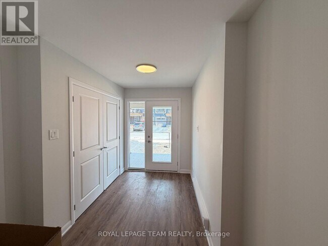 Photo - 377 Bankside Way