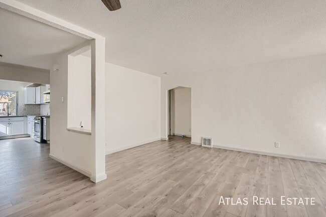 Photo - 2365 Fulton St