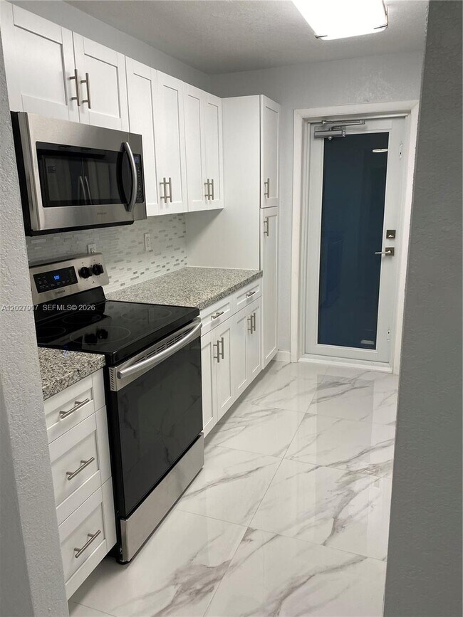 Photo - 1030 9th St Unidad 204