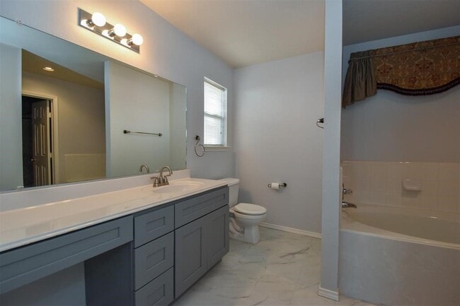 Photo - 16122 Speyburn Ct