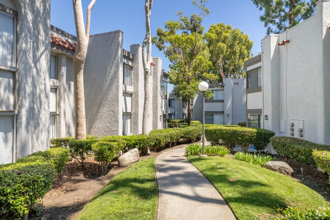 Pacific Woods Apartments