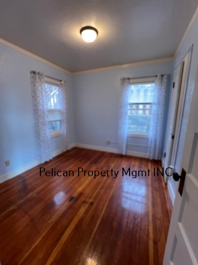 Photo - 327 Jefferson St