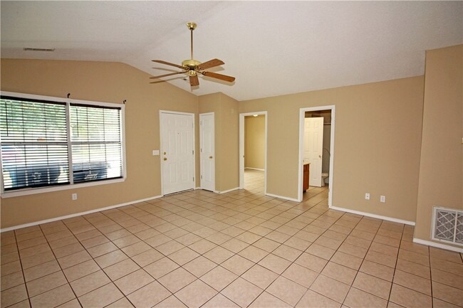 Photo - 207 SE 17th St