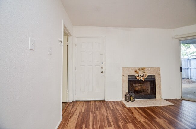 Photo - 9700 Leawood Blvd Unit 1807