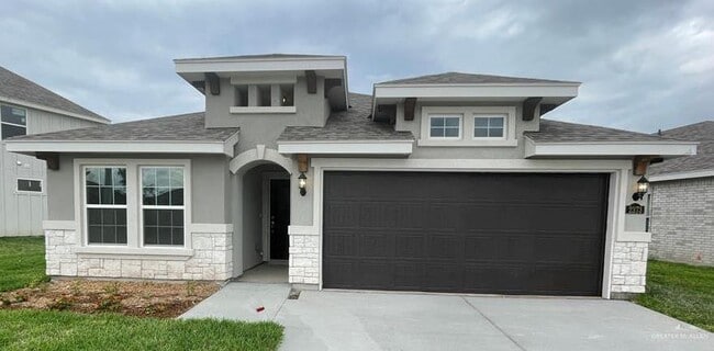 Building Photo - 4 Grove Ln