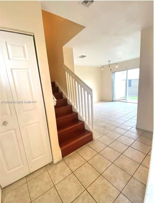 Photo - 2088 NE 167th St