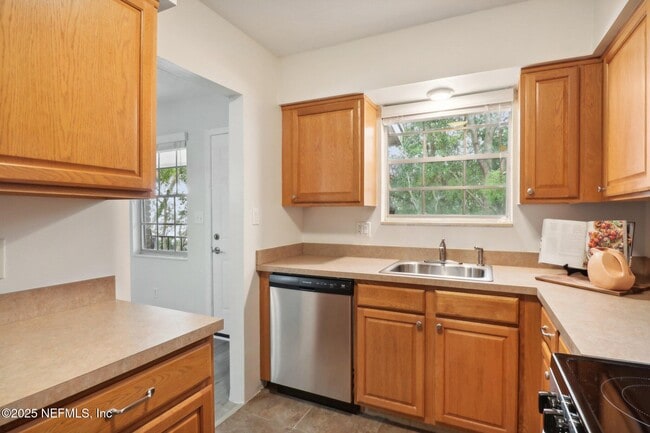 Photo - 1846 Mallory St Unit 13