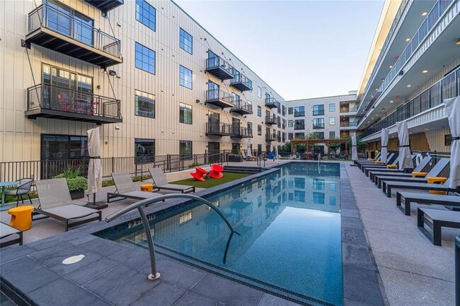 Building Photo - 4315 S Congress Ave Unit 208