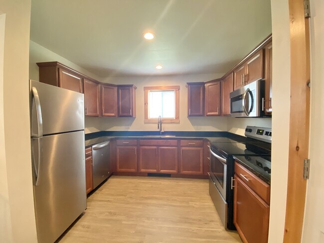 Building Photo - 1016 Vine St Unit 1016 Rental
